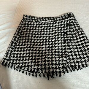 Black and white skort